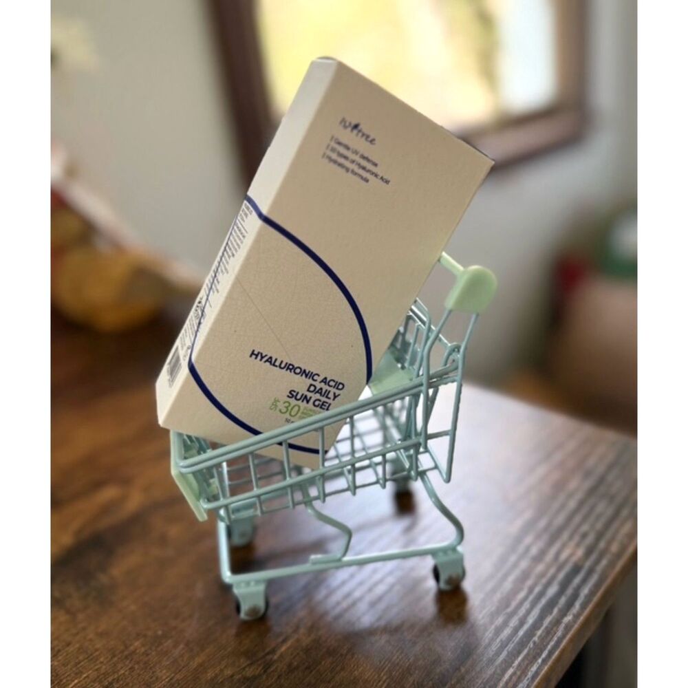 NWT Isntree The best sunscreen I have ever used! watery sun gel from Korea